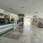 Апартаменти Duke Beach Apartment 2 Bedrooms