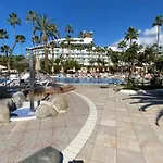 Duke Beach Apartment 2 Bedrooms Адехе